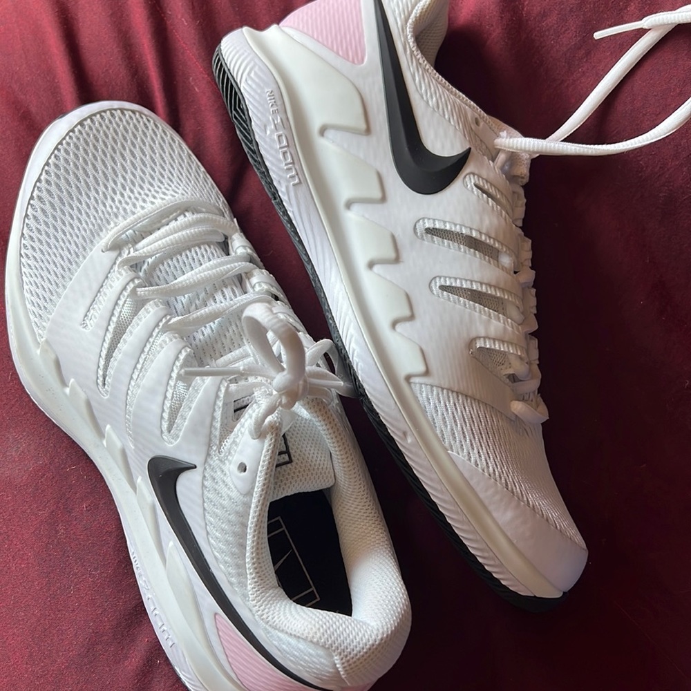 Nike Women’s Air Zoom Vapor X Tennis Shoes (9.5)